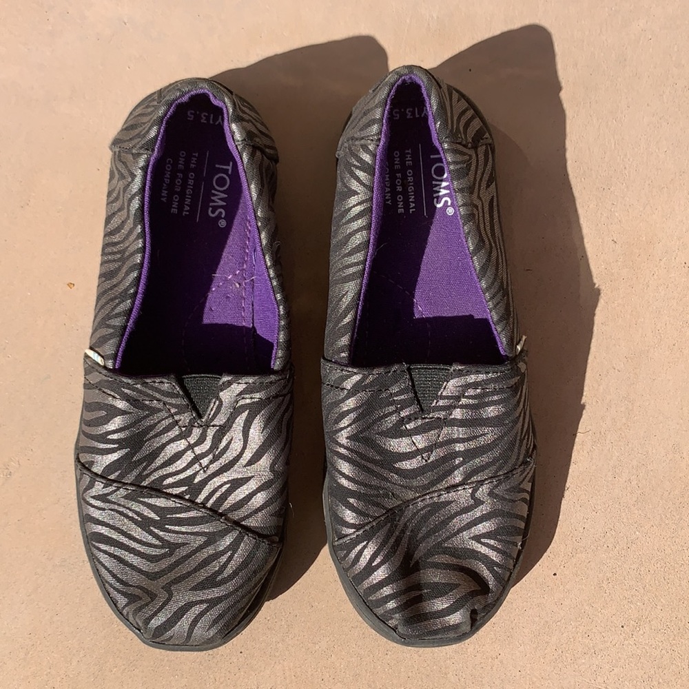 Toms black and silver zebra stripe youth size 13.5